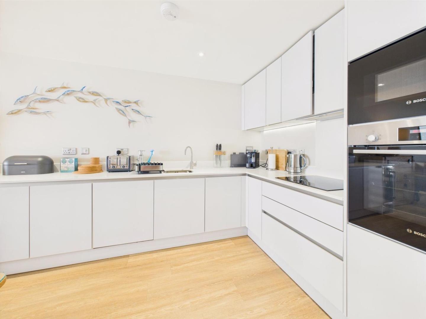 Luxury 3-Bed Apartment, With Direct Beach Access, Free Parking & Sea Views ! Falmouth Exterior foto
